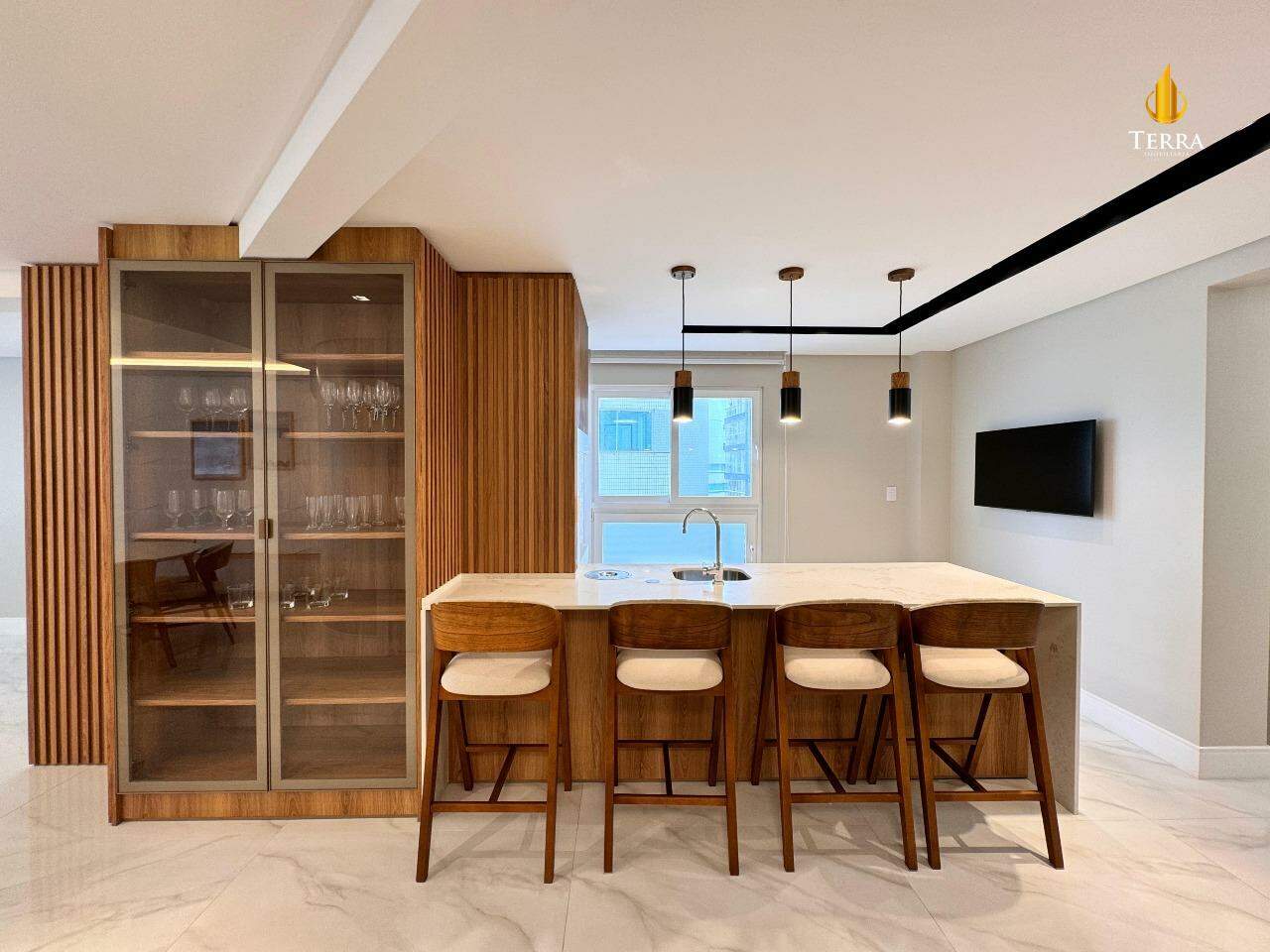  Edifício Theiss Heim Residence Apartamento com 4 quartos, Centro: 
