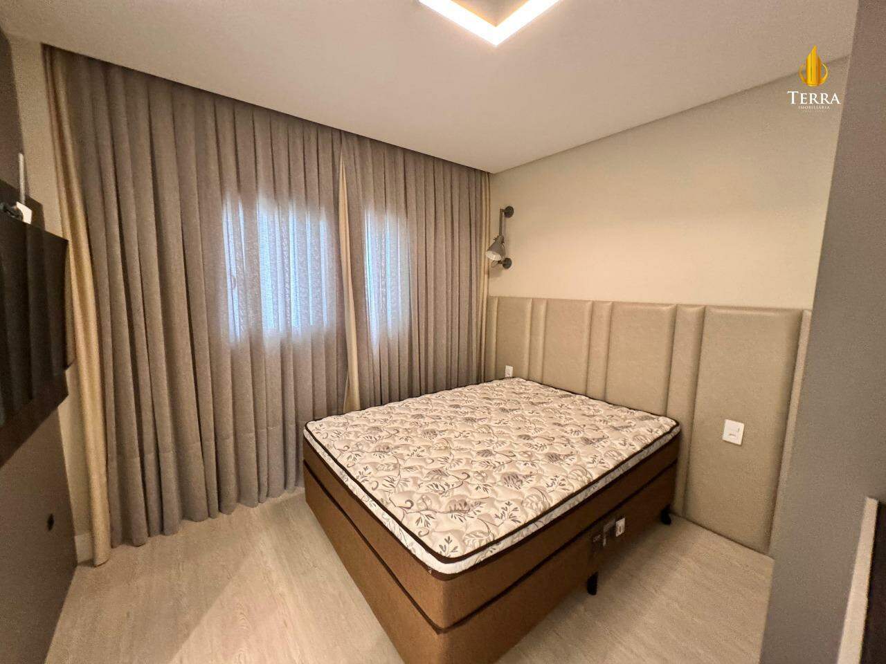  Edifício Theiss Heim Residence Apartamento com 4 quartos, Centro: 
