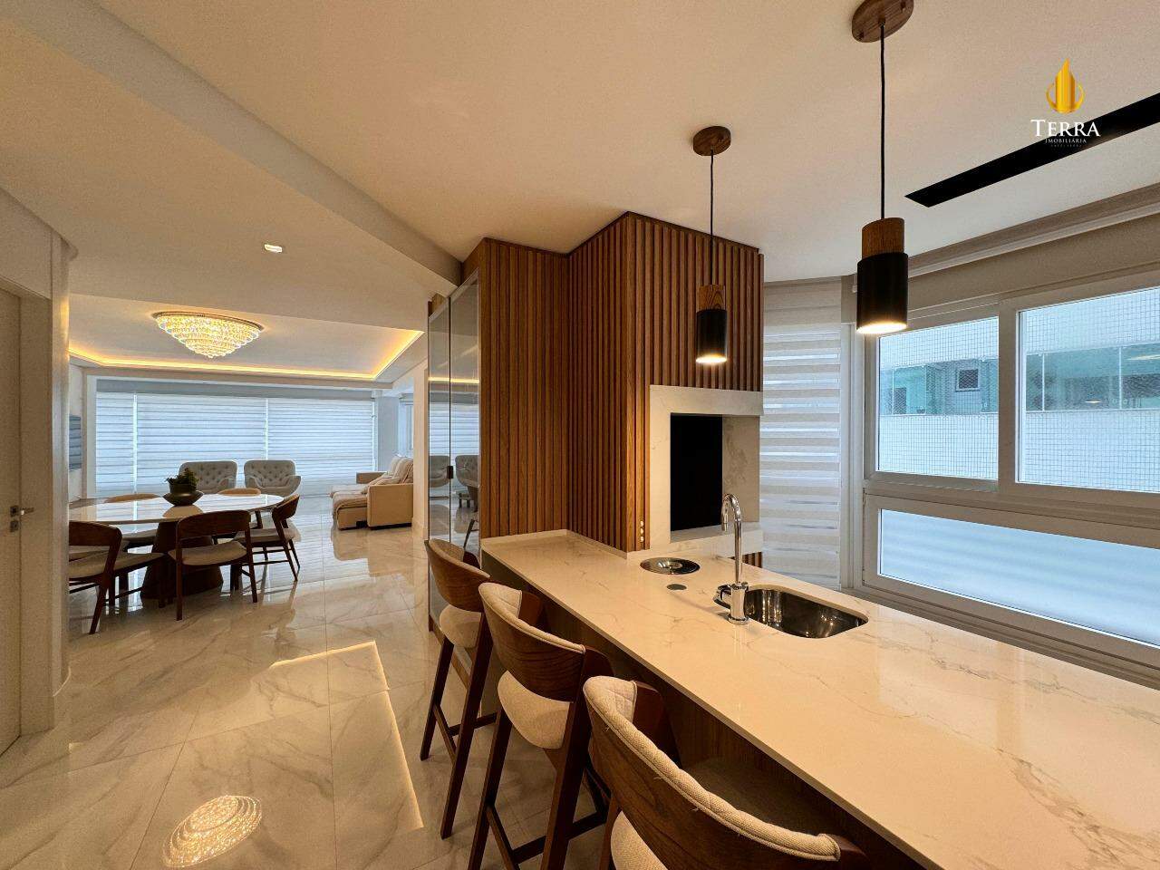  Edifício Theiss Heim Residence Apartamento com 4 quartos, Centro: 