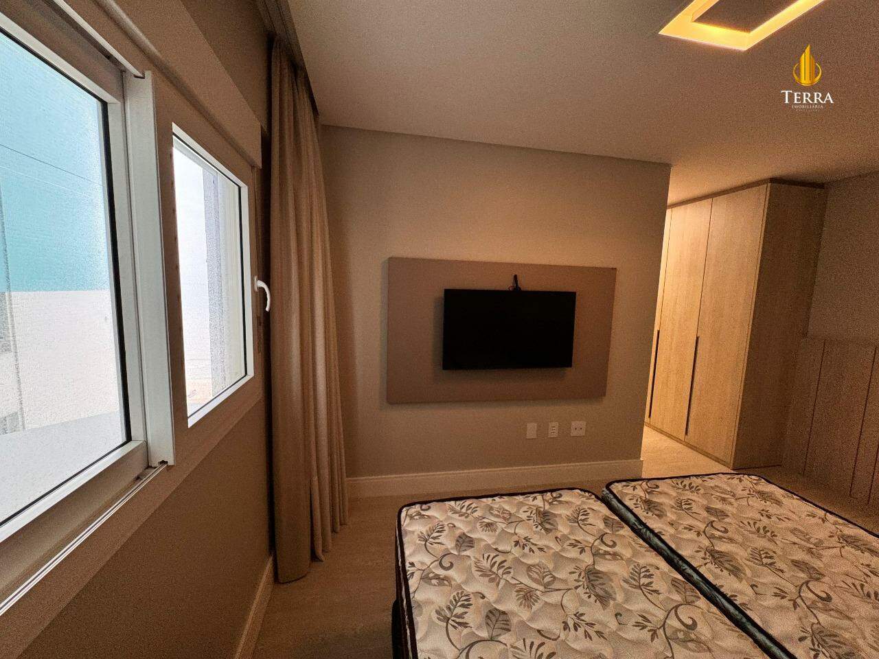  Edifício Theiss Heim Residence Apartamento com 4 quartos, Centro: 