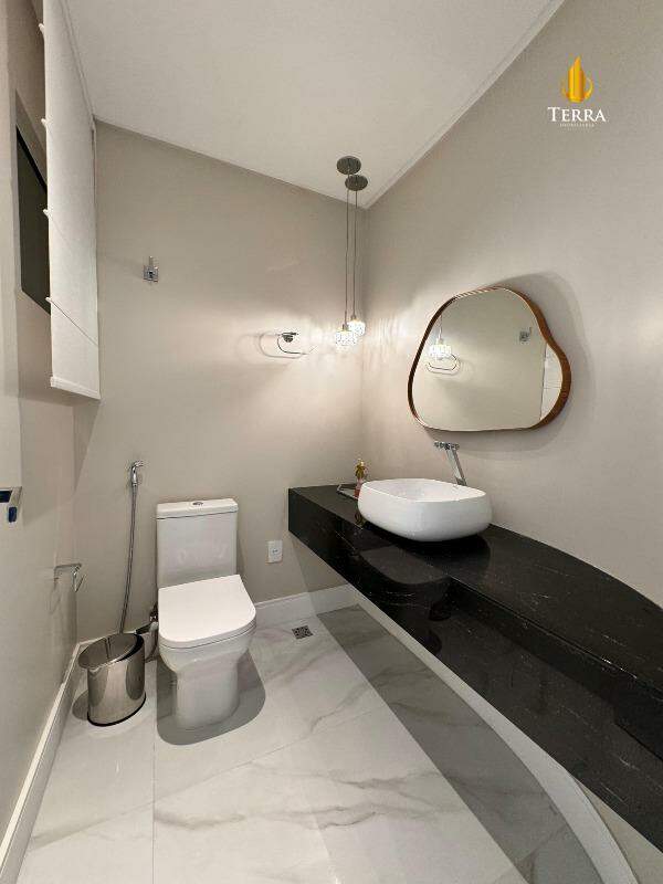  Edifício Theiss Heim Residence Apartamento com 4 quartos, Centro: 