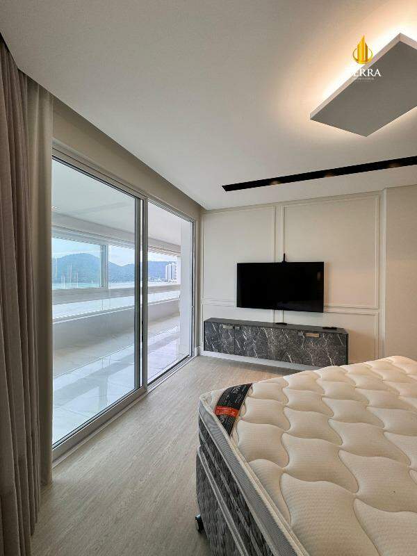  Edifício Theiss Heim Residence Apartamento com 4 quartos, Centro: 