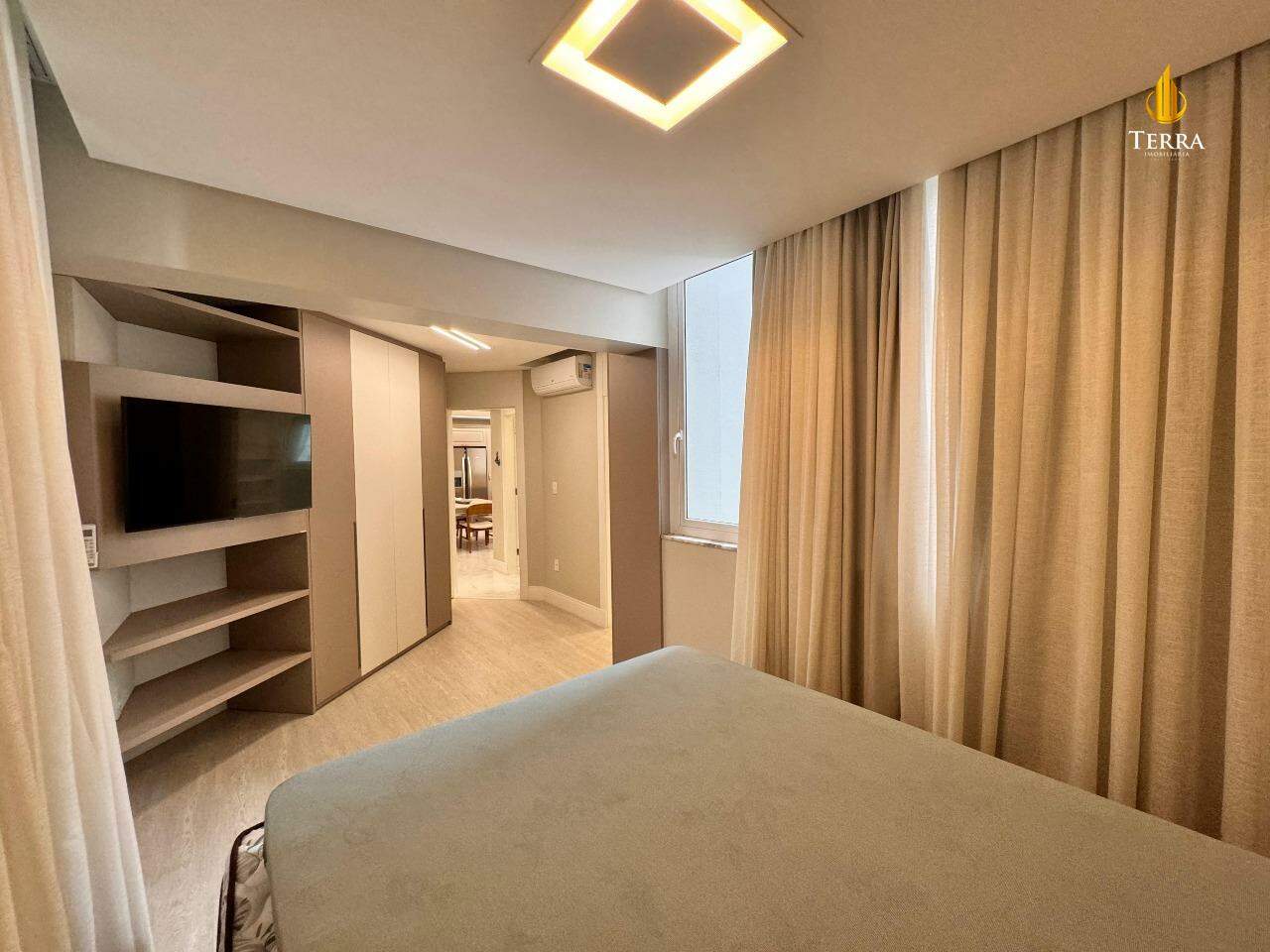  Edifício Theiss Heim Residence Apartamento com 4 quartos, Centro: 