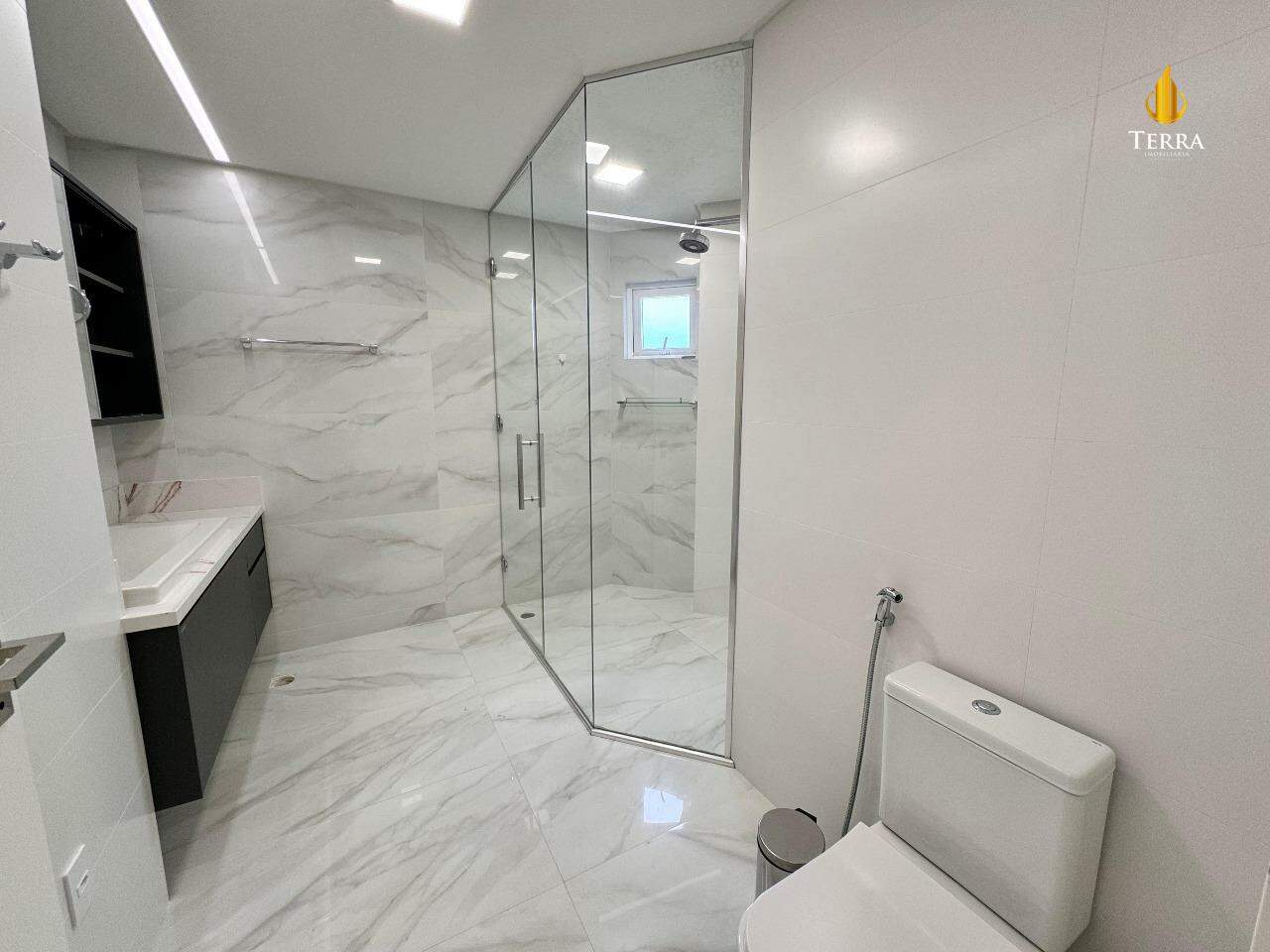  Edifício Theiss Heim Residence Apartamento com 4 quartos, Centro: 