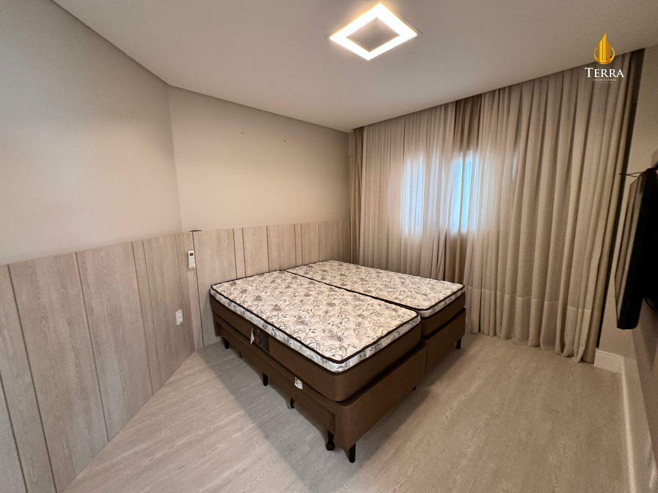  Edifício Theiss Heim Residence Apartamento com 4 quartos, Centro: 