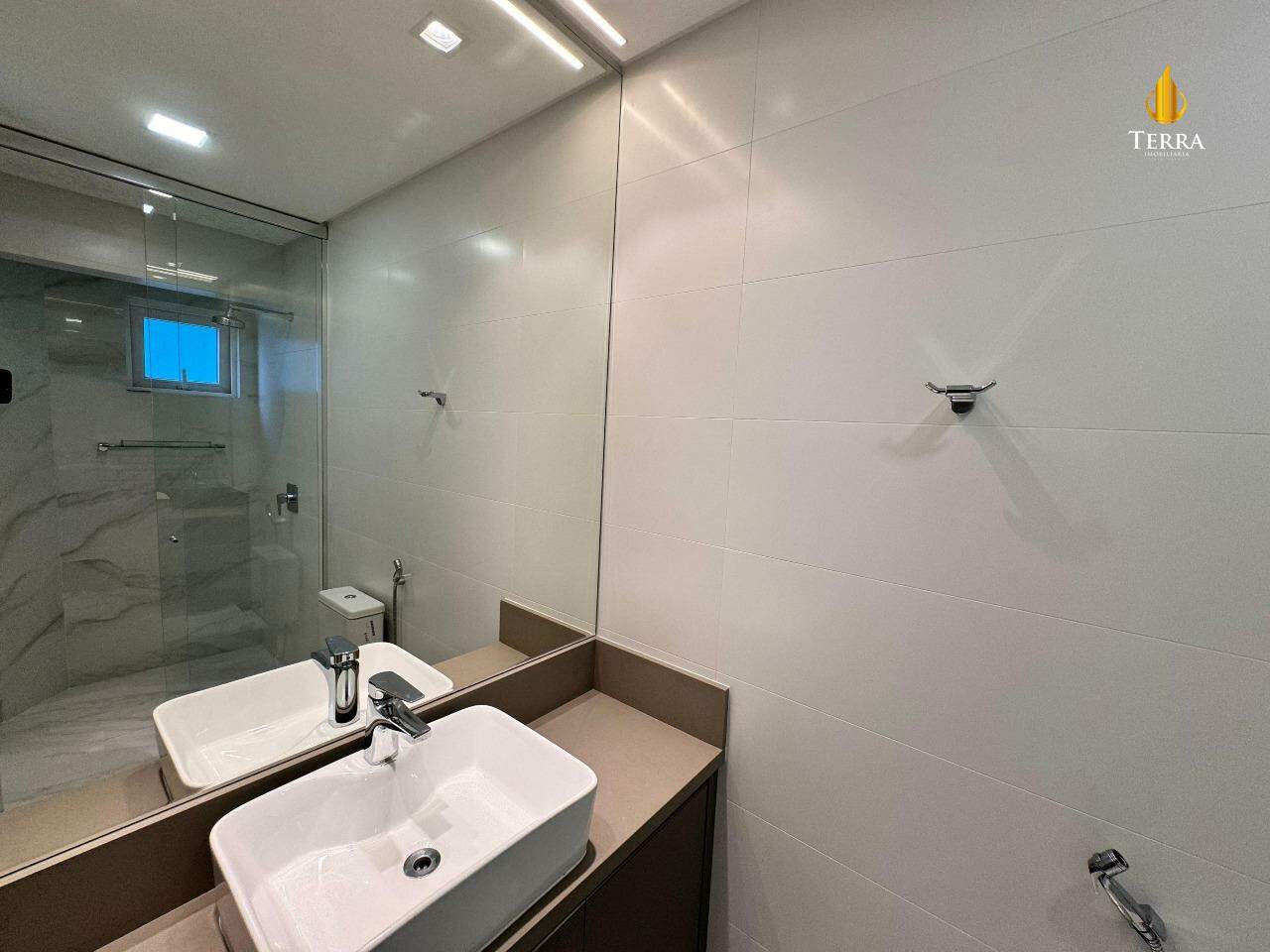 Edifício Theiss Heim Residence Apartamento com 4 quartos, Centro: 