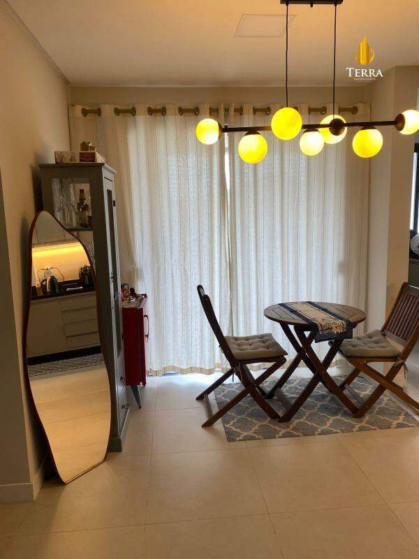 Privilege Apartamento com 2 quartos, Praia Brava: 