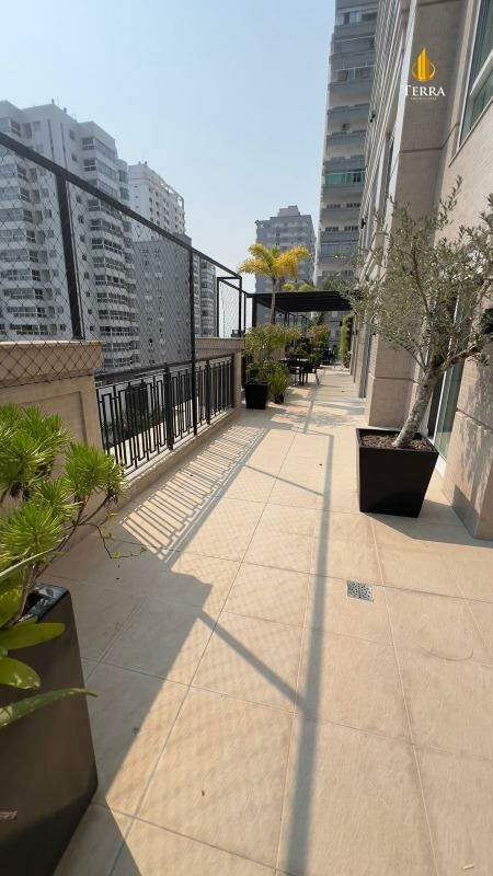  Parigi Residenza Apartamento com 4 quartos, Centro: 