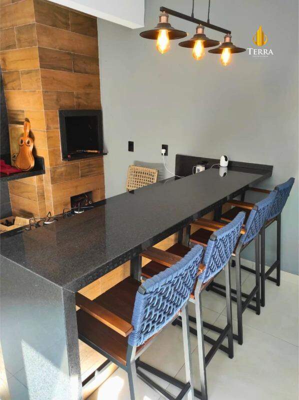  Sobrado com 3 quartos, Santa Regina: 