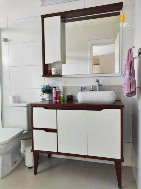  Sobrado com 3 quartos, Santa Regina: 