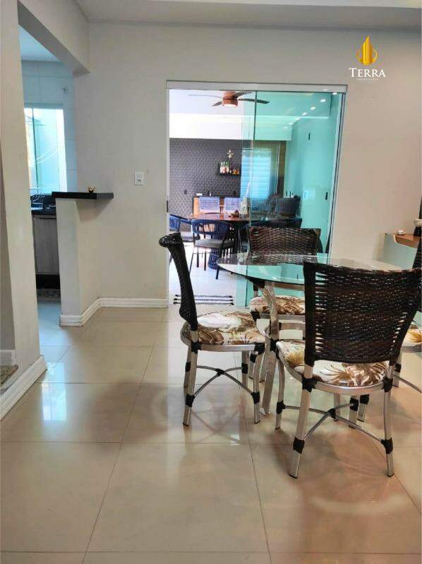 Sobrado com 3 quartos, Santa Regina: