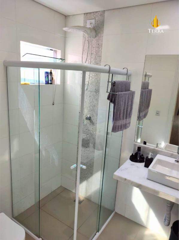  Sobrado com 3 quartos, Santa Regina: 