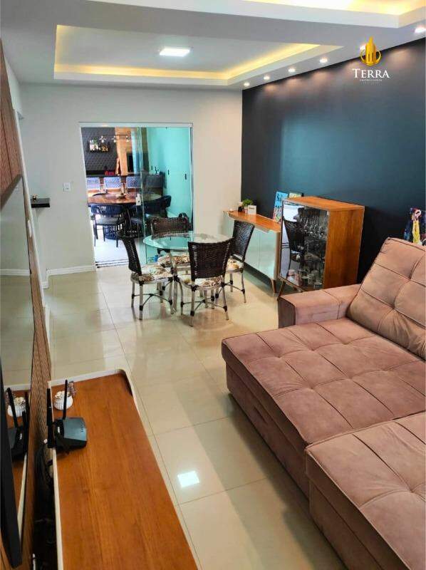 Sobrado com 3 quartos, Santa Regina: