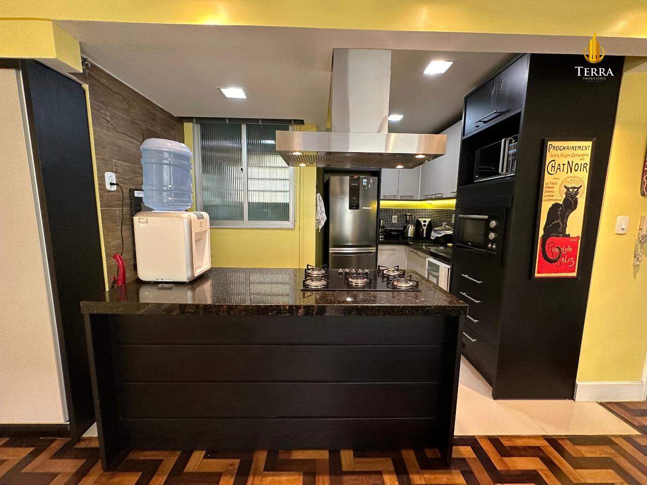Edifício Girassol Apartamento com 2 quartos, Barra Norte: 