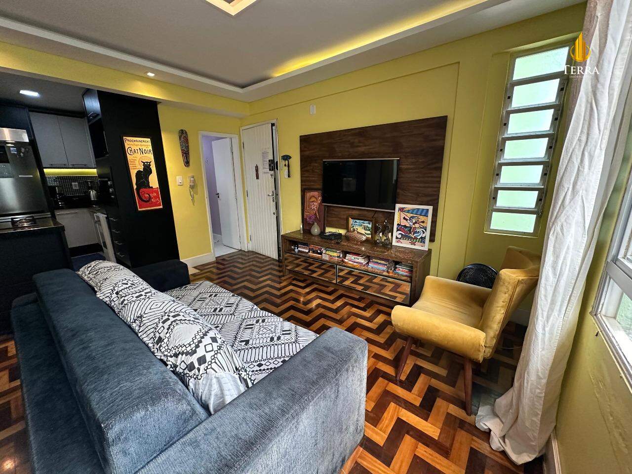 Edifício Girassol Apartamento com 2 quartos, Barra Norte: 