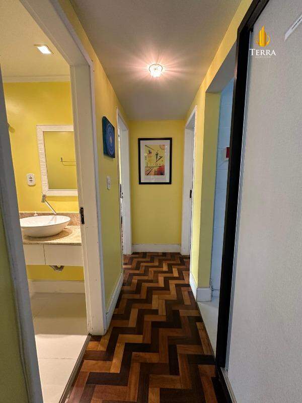 Edifício Girassol Apartamento com 2 quartos, Barra Norte: 