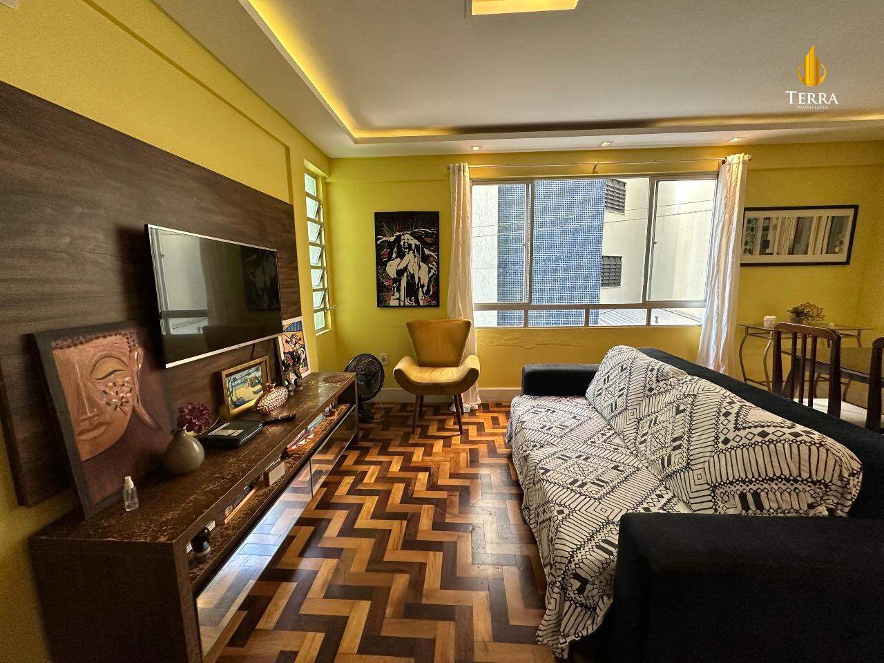 Edifício Girassol Apartamento com 2 quartos, Barra Norte: 