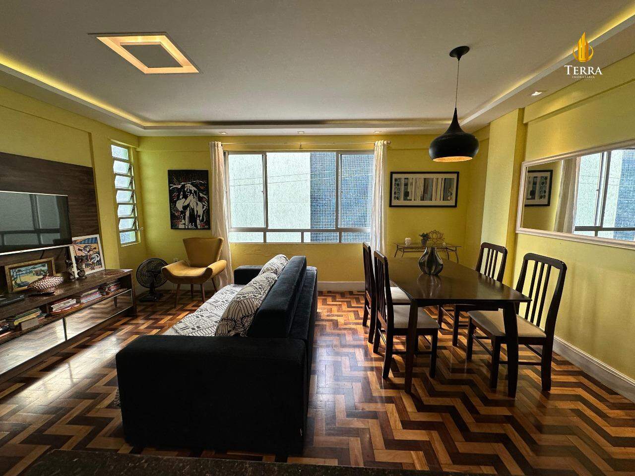 Edifício Girassol Apartamento com 2 quartos, Barra Norte: 