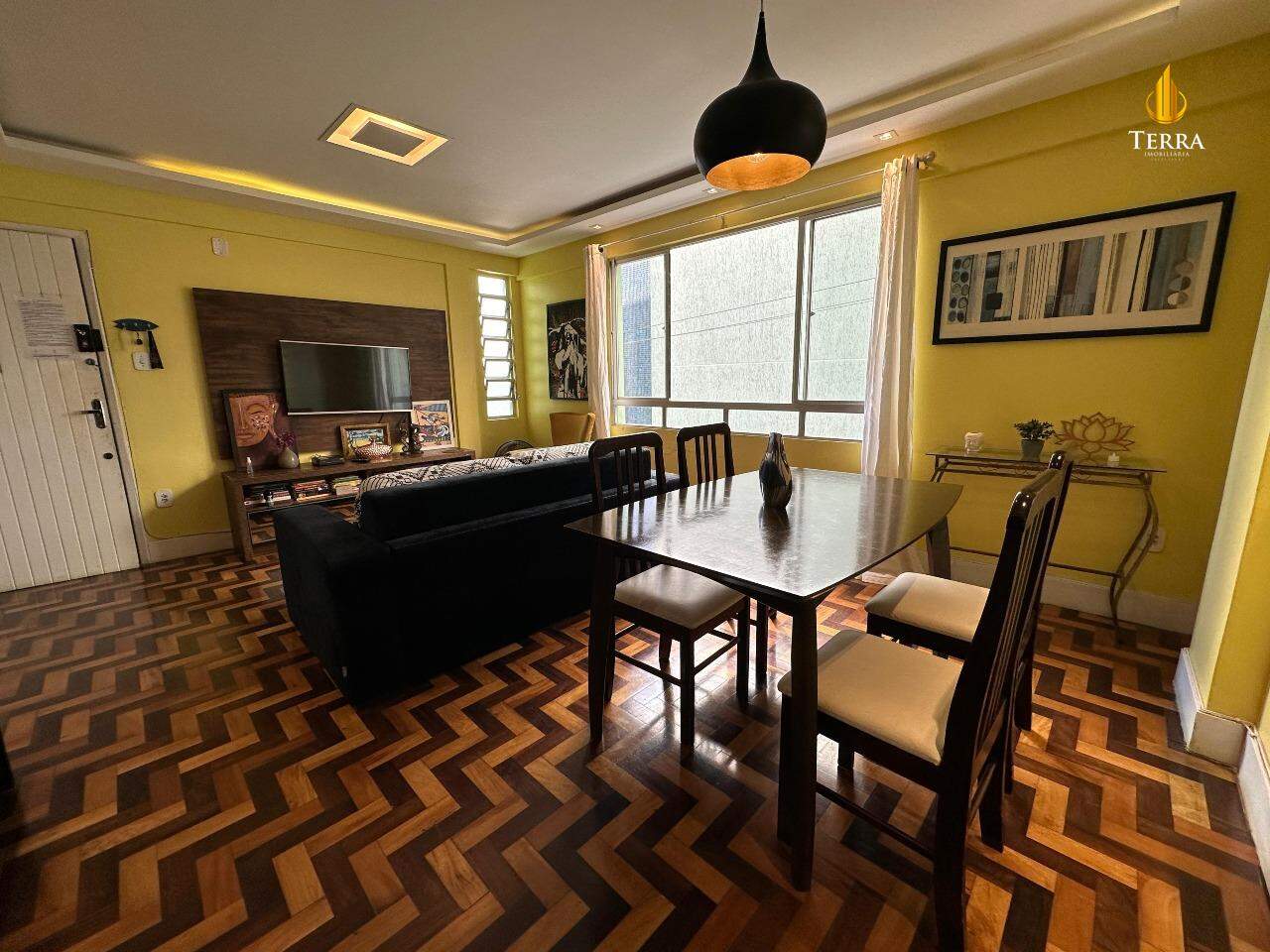 Edifício Girassol Apartamento com 2 quartos, Barra Norte: 