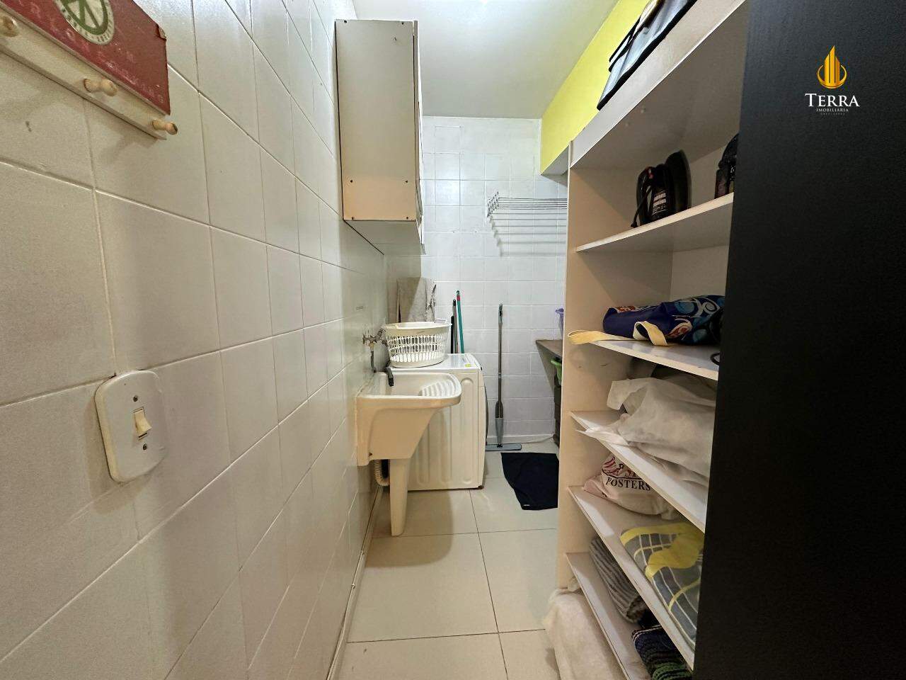 Edifício Girassol Apartamento com 2 quartos, Barra Norte: 