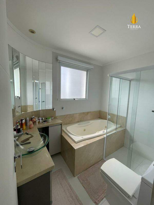 Edifício Blue Ocean Residence Apartamento com 3 quartos, Centro: 