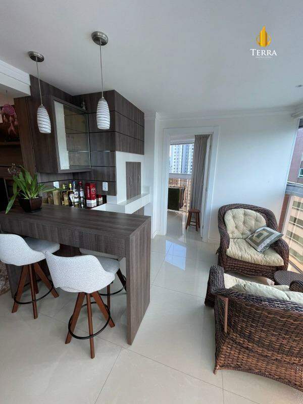 Edifício Blue Ocean Residence Apartamento com 3 quartos, Centro: