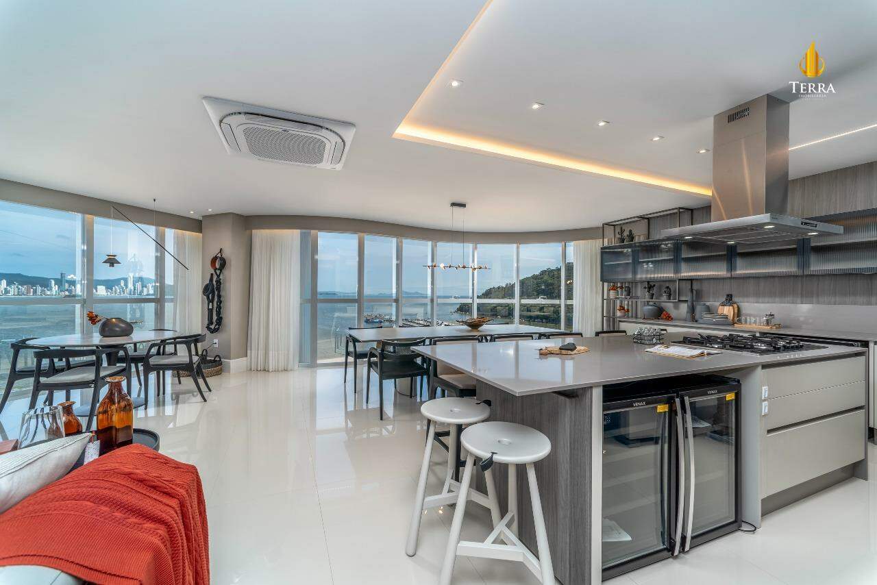Ibiza Towers Apartamento com 4 quartos, Centro: 