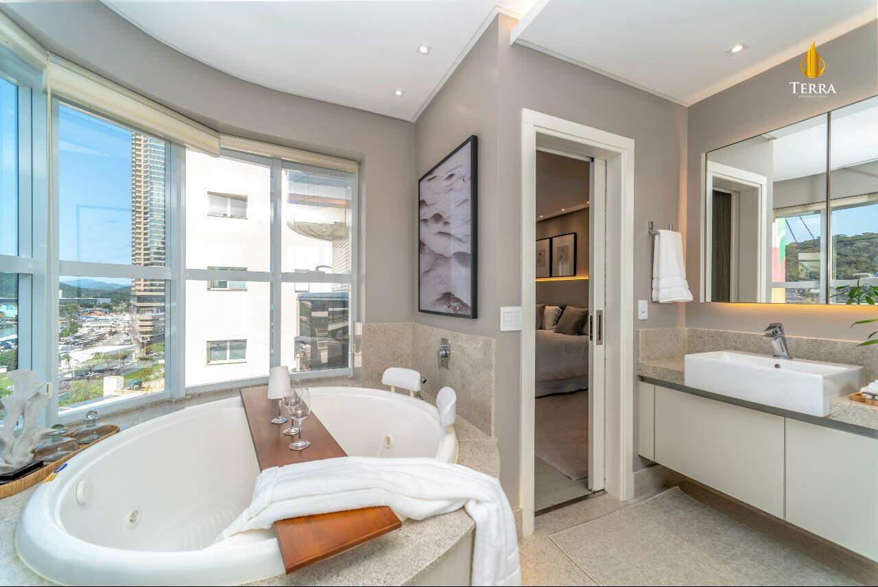 Ibiza Towers Apartamento com 4 quartos, Centro: 