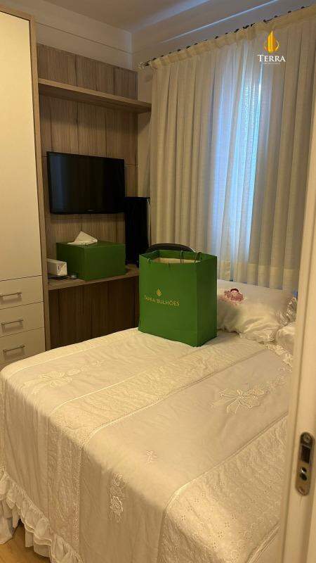 Celebrity Tower Apartamento com 3 quartos, Centro: 