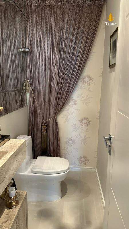 Celebrity Tower Apartamento com 3 quartos, Centro: 