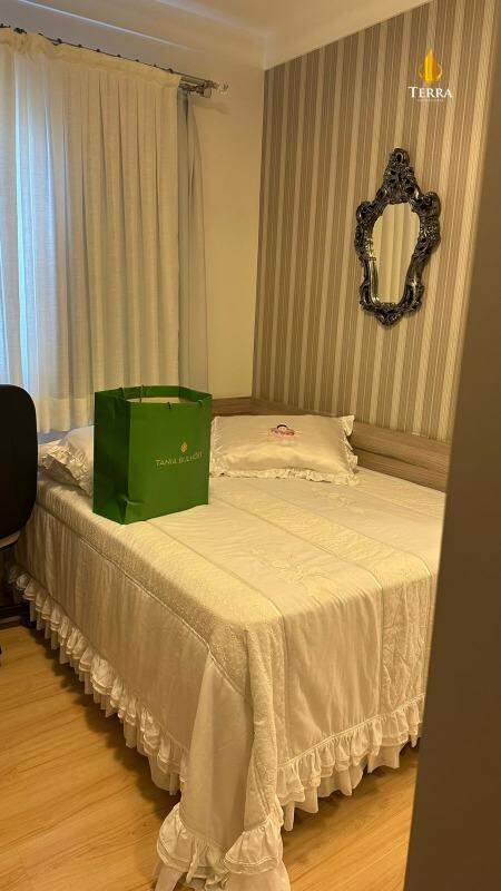 Celebrity Tower Apartamento com 3 quartos, Centro: 