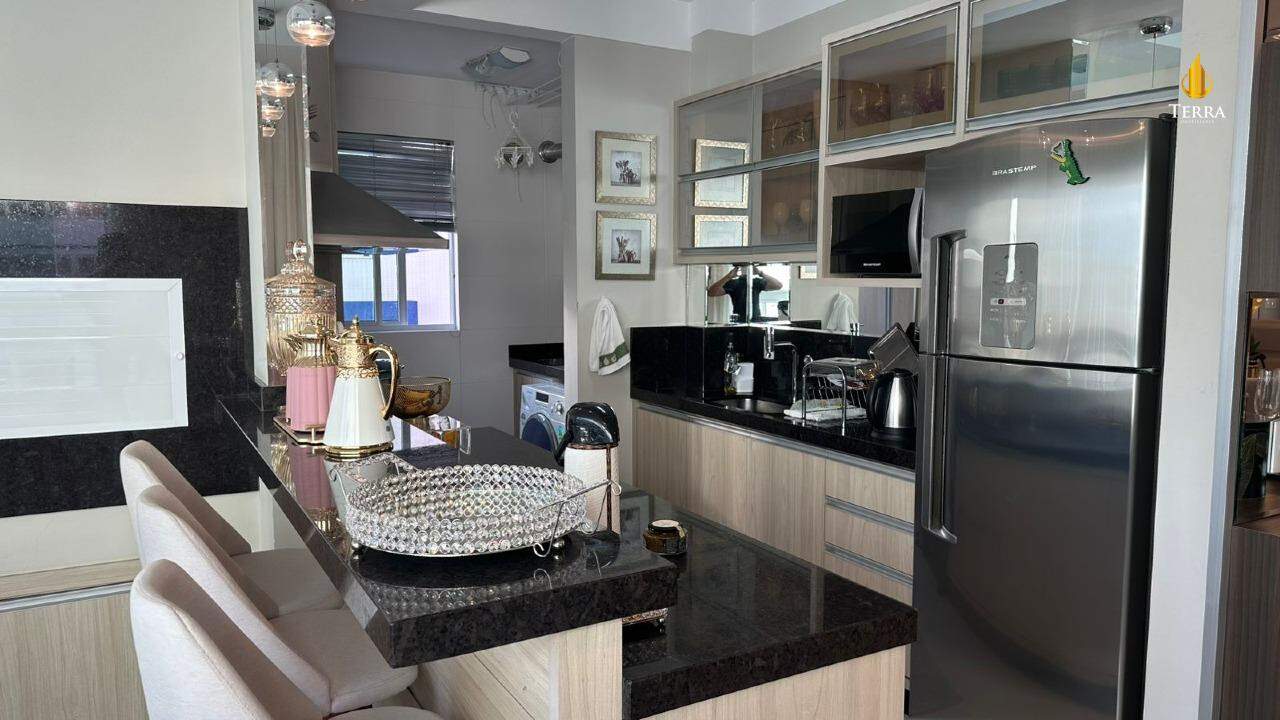 Celebrity Tower Apartamento com 3 quartos, Centro: 