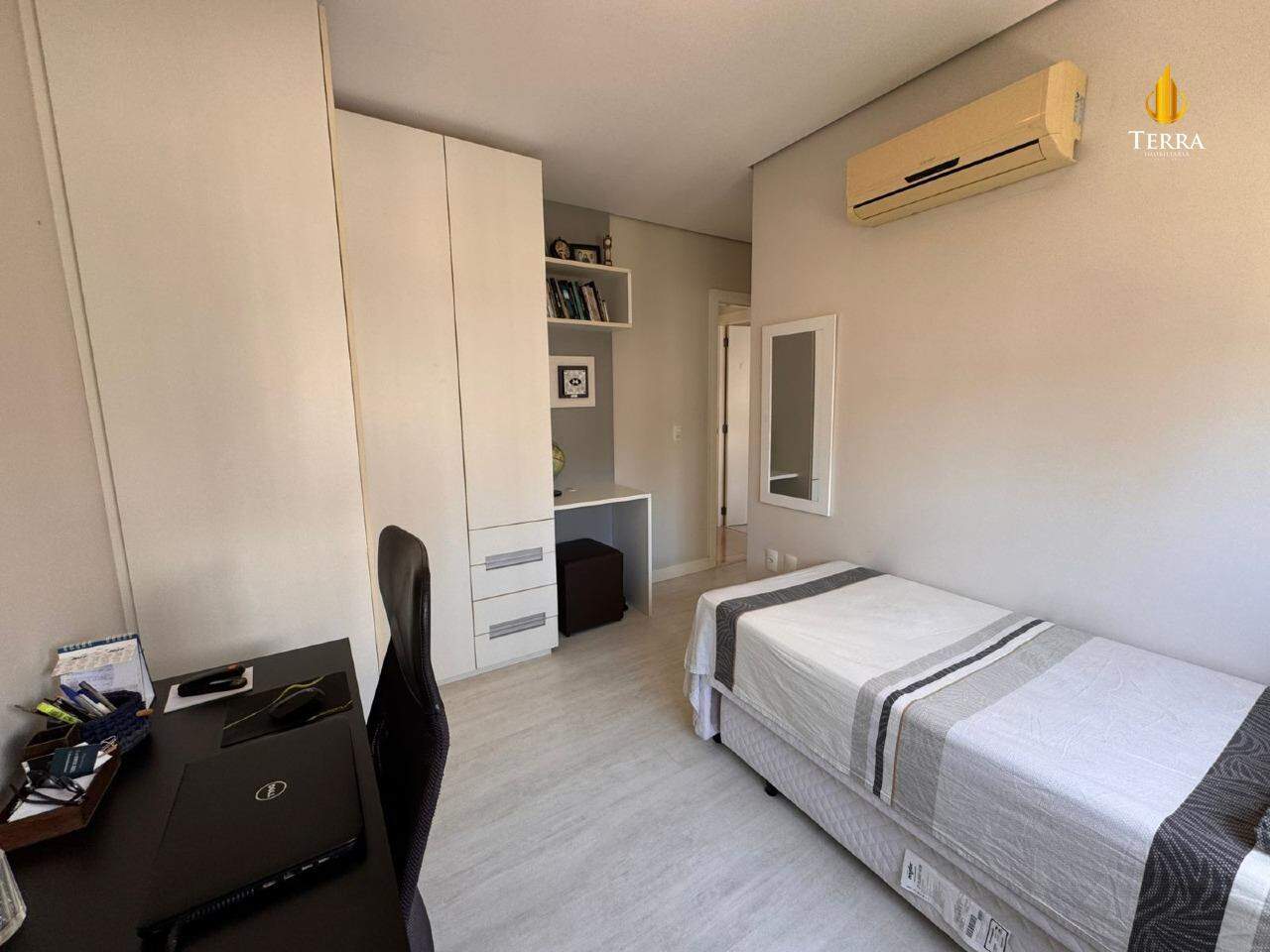 Edifício Costa Insolaratta Apartamento com 2 quartos, Centro: 