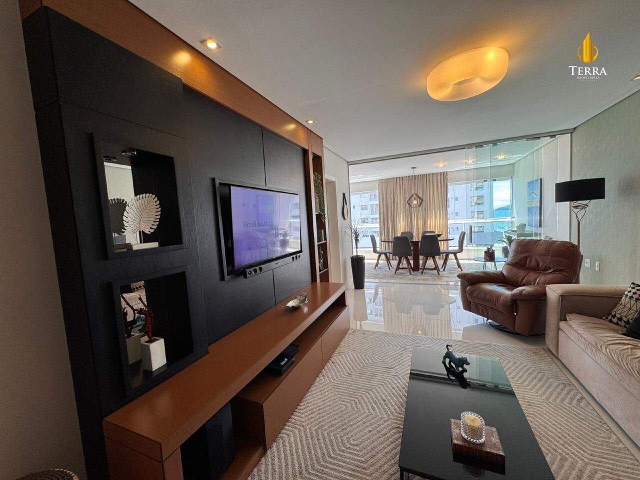 Edifício Costa Insolaratta Apartamento com 2 quartos, Centro: 