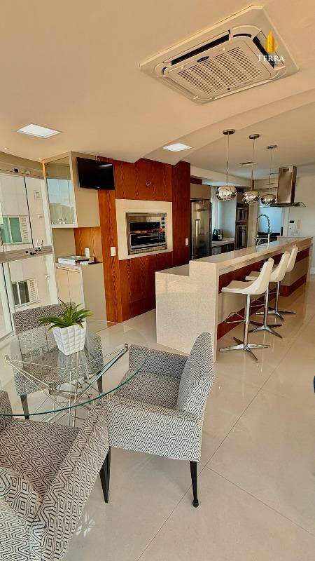 Edifício Gran Felicitá Residence Apartamento com 4 quartos, Centro: 