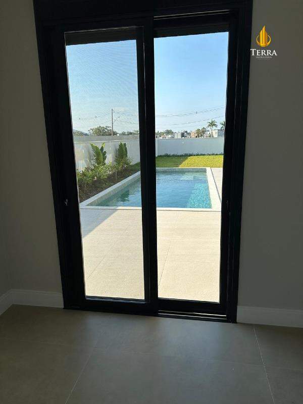 Condomínio Caledônia Private Village Casa em Condomínio com , Santa Regina: 