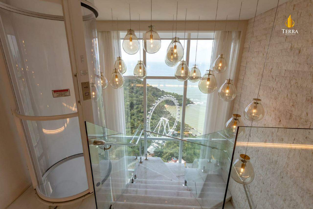 Edifício Sky Tower Cobertura com 3 quartos, Pioneiros: 