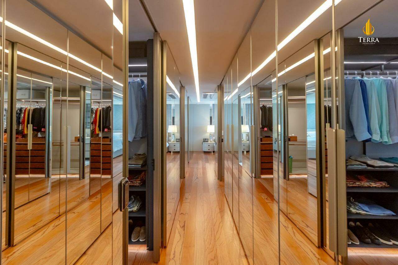 Edifício Sky Tower Cobertura com 3 quartos, Pioneiros: 
