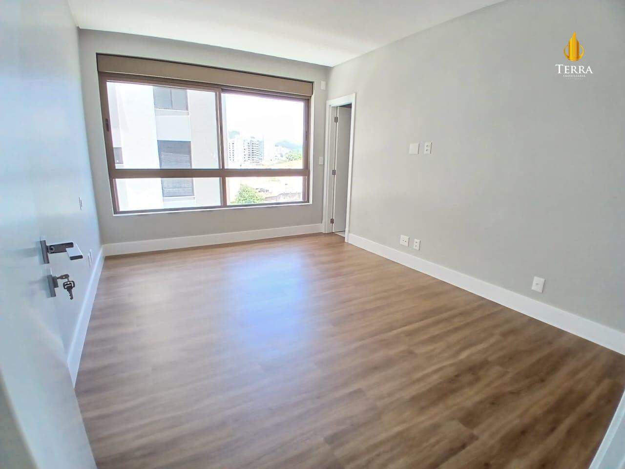 Ocean Wind Praia Brava Apartamento com 3 quartos, Praia Brava: 