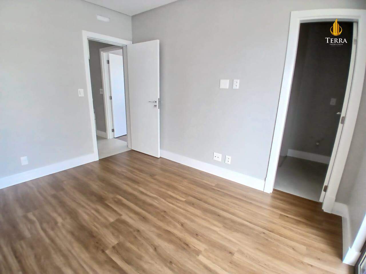 Ocean Wind Praia Brava Apartamento com 3 quartos, Praia Brava: 