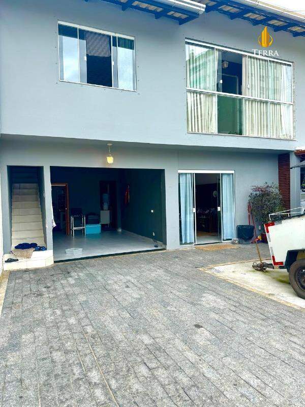 Casa com 5 quartos, CENTRO:
