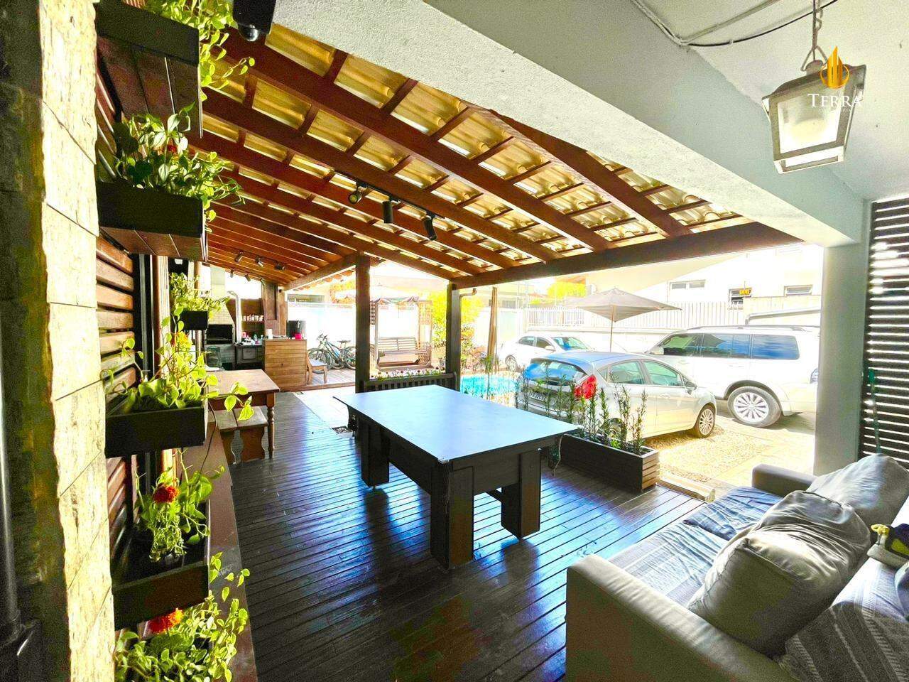  Casa com 5 quartos, CENTRO: 