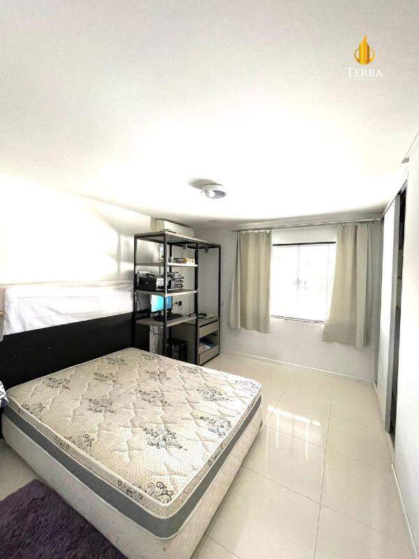  Casa com 5 quartos, CENTRO: 