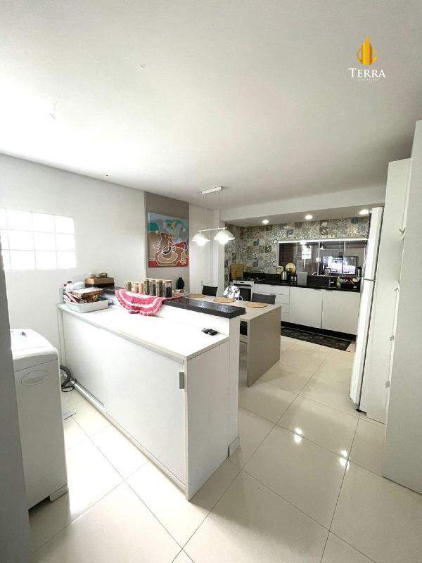  Casa com 5 quartos, CENTRO: 