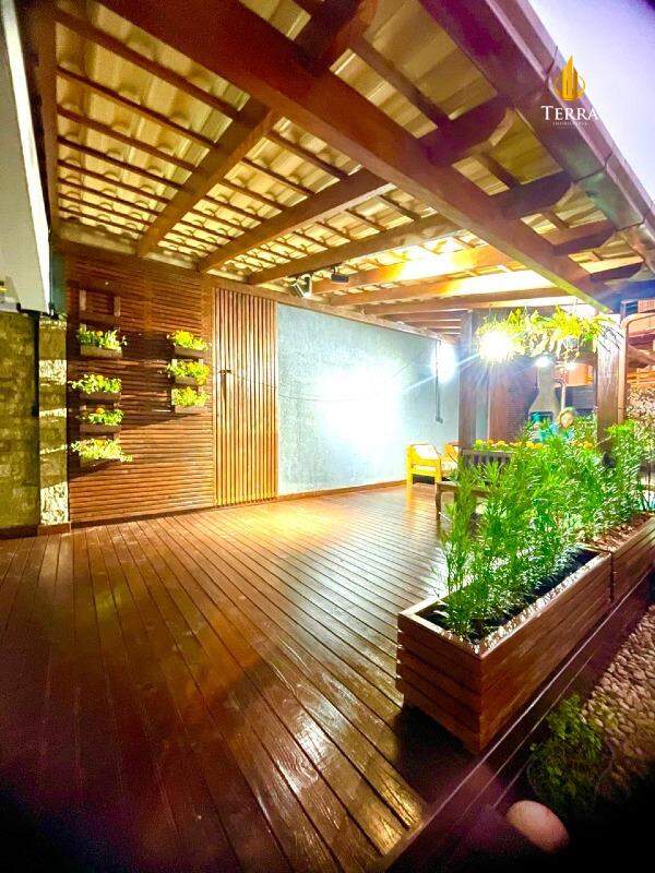  Casa com 5 quartos, CENTRO: 