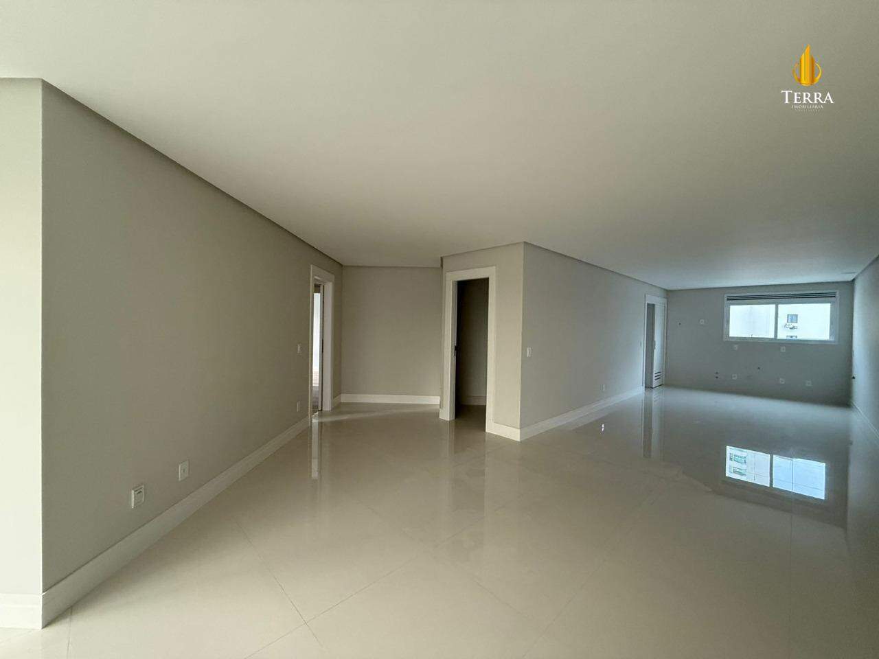 Magnifique Tower Residence Apartamento com 3 quartos, Centro: 