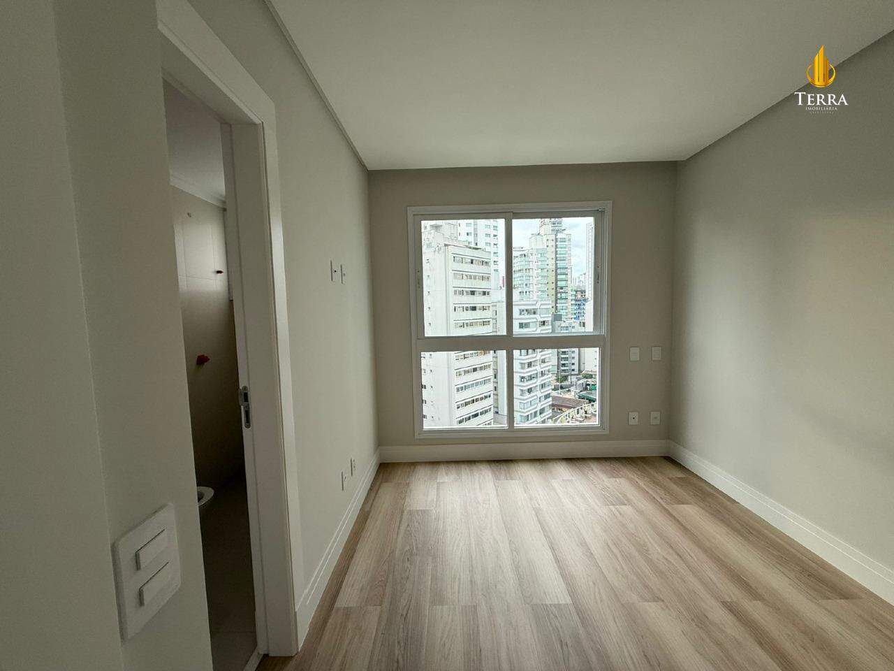 Magnifique Tower Residence Apartamento com 3 quartos, Centro: 