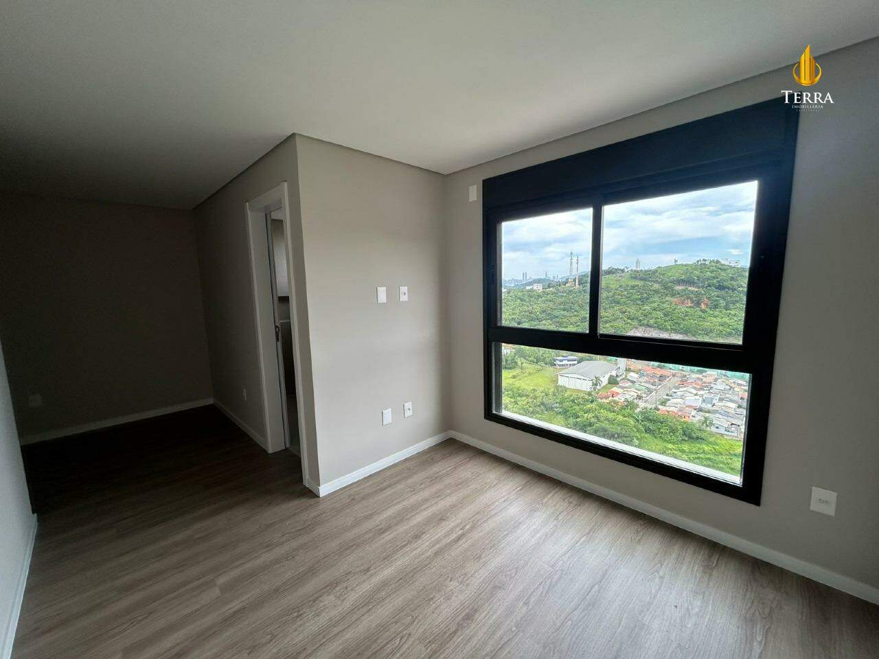 Torres da Brava - Brisa Apartamento com 3 quartos, Praia Brava: 