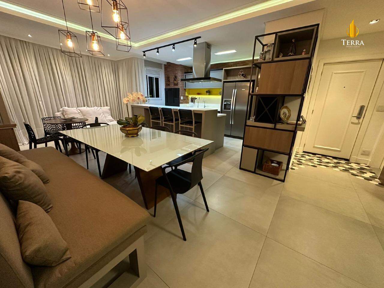 Edifício Torre Esmeralda Apartamento com 3 quartos, Centro: 