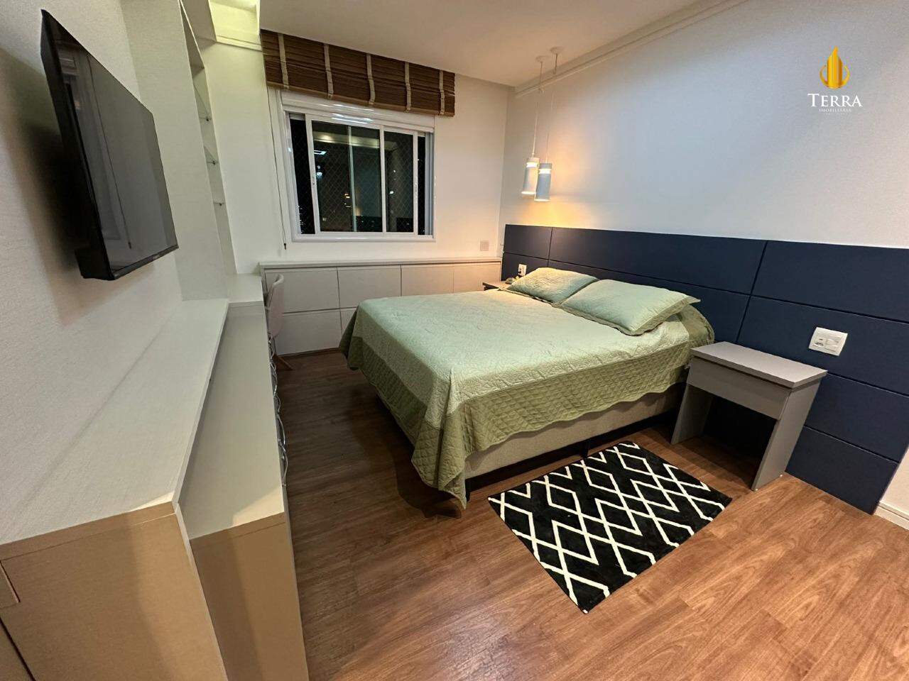 Edifício Torre Esmeralda Apartamento com 3 quartos, Centro: 